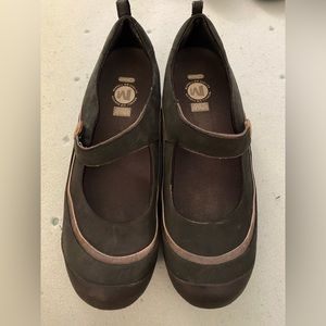 Merrell Plaza Emme black leather nubuck comfort shoe. Size 10.5 women’s